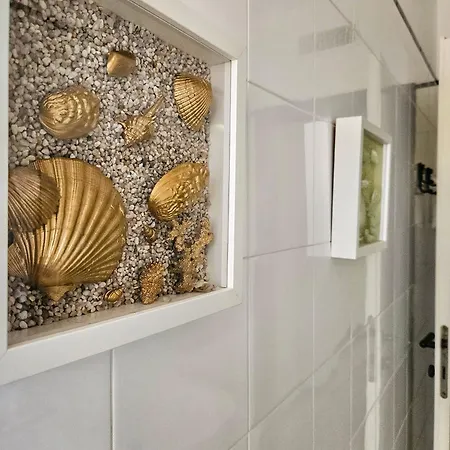 Gold & Silver Deluxe Accomodation Πανσιόν Vasto