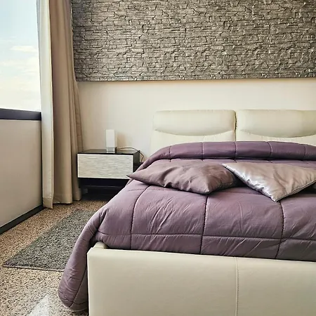 Gold & Silver Deluxe Accomodation 3* Vasto