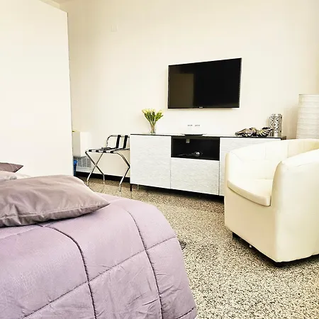 Gold & Silver Deluxe Accomodation 3* Vasto