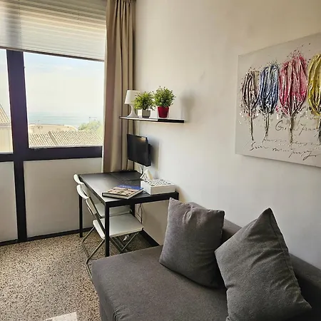 Gold & Silver Deluxe Accomodation Πανσιόν Vasto