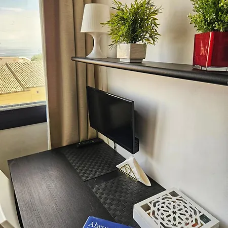 Gold & Silver Deluxe Accomodation Πανσιόν