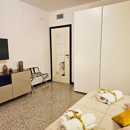 Gold & Silver Deluxe Accomodation 3* Vasto