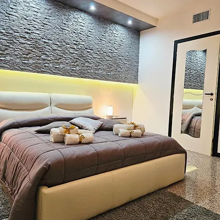 Gold & Silver Deluxe Accomodation