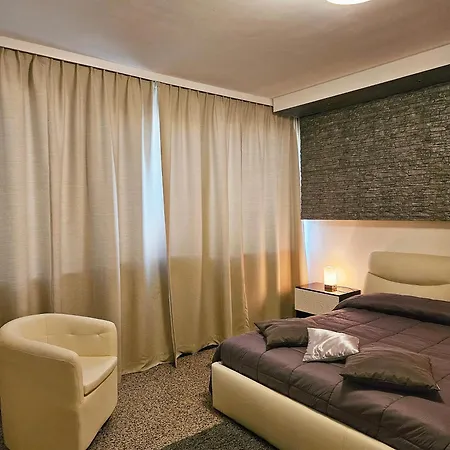 Gold & Silver Deluxe Accomodation 3* Vasto