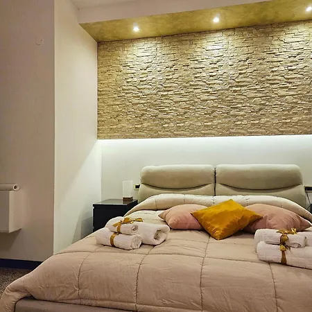 Πανσιόν Gold & Silver Deluxe Accomodation 3*