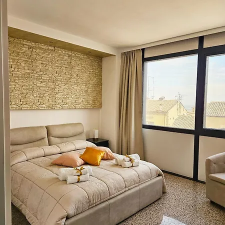 Πανσιόν Gold & Silver Deluxe Accomodation