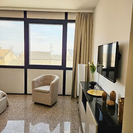 Gold & Silver Deluxe Accomodation Πανσιόν Vasto