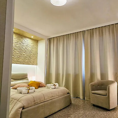 Gold & Silver Deluxe Accomodation Vasto